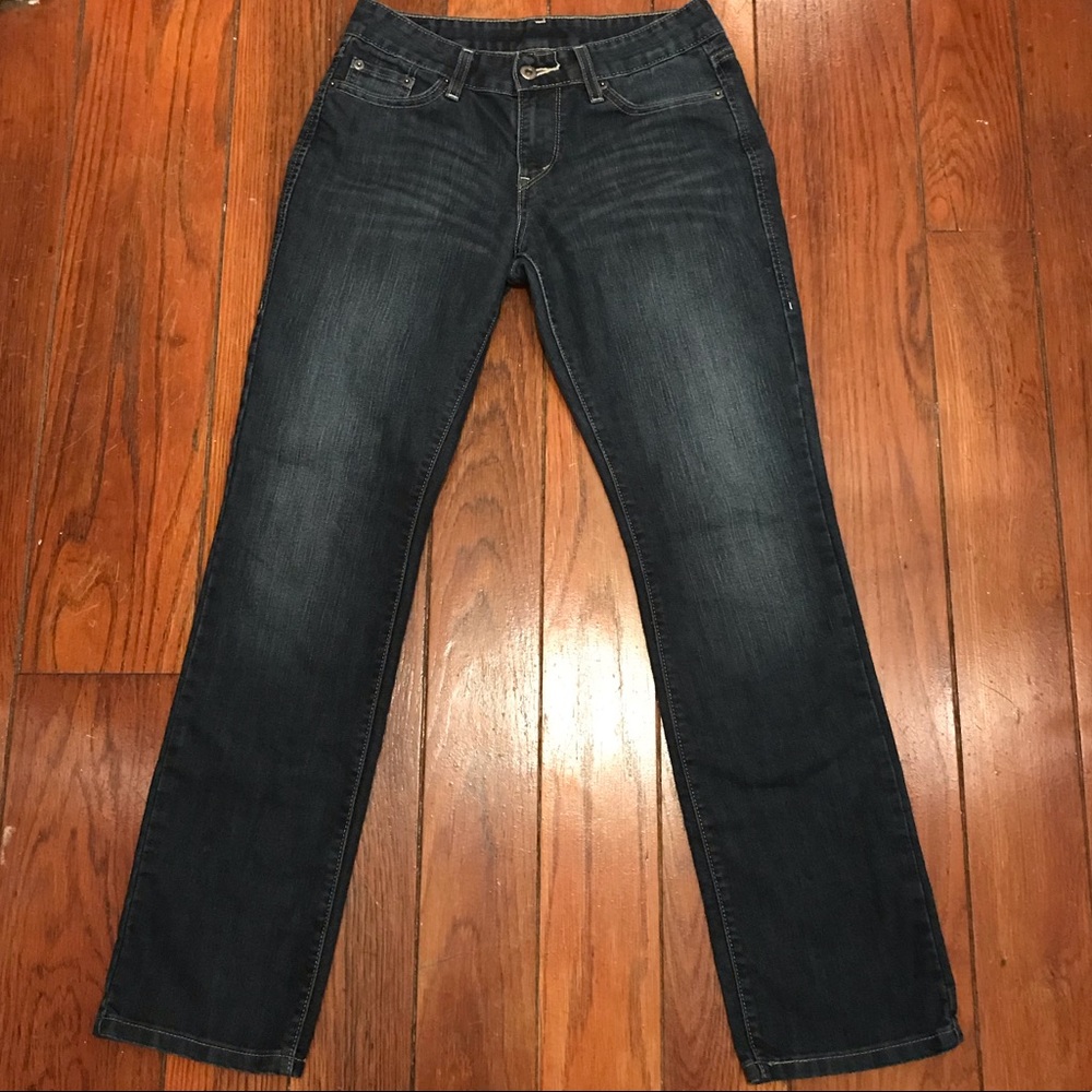 Levi’s 552 Mid Rise Straight Medium Wash Jeans